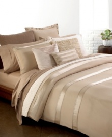 It's all in the details! The Essentials Vapour sham from Donna Karan adds elegance and comfort to your bed with perfectly tailored alternating rows of shiny and matte silk charmeuse. It's all in the details! The Essentials Vapour sham from Donna Karan adds elegance and comfort to your bed with perfectly tailored alternating rows of shiny and matte silk charmeuse.