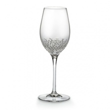Alana Essence is a classic four-piece stemware suite; contemporary in its clarity and silhouette with just a taste of the venerable Alana diamond cuts at the base of each bowl. The fusion of this classic pattern with today's trends in crystal creates an exciting new stemware entry that will charm both the Waterford loyalist and brides to be. Waterford Crystal proudly announces that Alana Essence is dishwasher safe.
