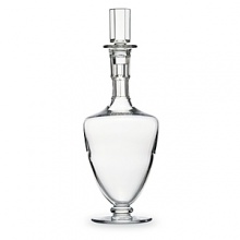 A lighter, more subtle cut reinterprets classical cuts from the Baccarat collection. From the Heritage Collection by Thomas Bastide. Clear full-lead crystal.