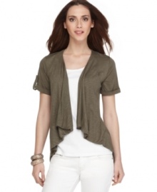 A layering piece with plenty of attitude, from AGB. The roll tabs and cascade neckline make an impression!