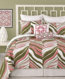 An exotic escape! This Trina Turk Tiger Leaf sham features a tropical landscape of rich hues that give your bed a vibrant, modern update. An exotic escape! This Trina Turk Tiger Leaf sham features a tropical landscape of rich hues that give your bed a vibrant, modern update.