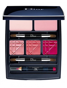 Create the perfect holiday lip with this limited edition palette - filled with Dior's favorite lip products including 3 Rouge Dior Lipsticks, 1 Mini Lip Liner, Creme de Rose Lip Balm, and Lip Maximizer. The palette also includes dual-sided applicators and tips on how to create an iconic Dior lip look. 