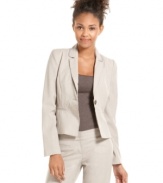 Add some structure to your ensemble with XOXO's blazer. Sure to sharpen up your fall wardrobe, this is a fall staple.