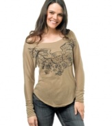 Casual, all-American style makes this printed, boat neck top from Silver Jeans an awesome addition to your closet.