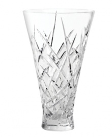 With a classic cut pattern in luminous crystal, the Duchesse Encore vase redefines a room with modern elegance. Celebrating the 20th anniversary of Vera Wang. With a classic cut pattern in luminous crystal, the Duchesse Encore vase redefines a room with modern elegance. Celebrating the 20th anniversary of Vera Wang.