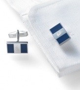 You don't miss any details at the office and you won't with your business style wearing these cufflinks from Nautica.