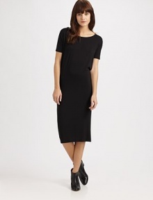 A versatile design of luxe jersey with a draped cowlneck that can be worn front or back.CownleckShort sleevesPullover styleAbout 26 from natural waist95% viscose/5% elastaneMachine washMade in Italy of imported fabricModel shown is 5'8½ (174cm) wearing US size 4. A versatile design of luxe jersey with a draped cowlneck that can be worn front or back.CownleckShort sleevesPullover styleAbout 26 from natural waist95% viscose/5% elastaneMachine washMade in Italy of imported fabricModel shown is 5'8½ (174cm) wearing US size 4.