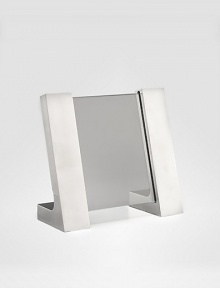 Weighty alloy metal suspends your favorite photo between panels of gorgeous crystal glass. ImportedDIMENSION INFORMATION4 X 6 (5 X 7 overall)5 X 7 (7 X 9 overall)