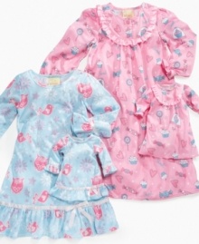 Doll her up in this matching set of nightgowns for her and her favorite toy. Doll her up in this matching set of nightgowns for her and her favorite toy.