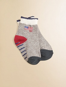 Cozy stretch cotton adorned with logo flag detail.71% cotton/19% nylon/5% polyester/3% rubber/2% spandexMachine washImported Cozy stretch cotton adorned with logo flag detail.71% cotton/19% nylon/5% polyester/3% rubber/2% spandexMachine washImported