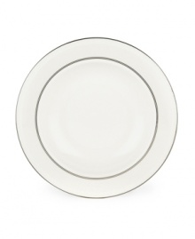 An impeccably tasteful way to present delicious pastas and soups. Lustrous banded details give the bowl a crisp, clean finish. An impeccably tasteful way to present delicious pastas and soups. Lustrous banded details give the bowl a crisp, clean finish.