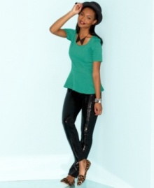 Make a big fashion statement at your next fete with Grane's denim leggings! A glaze of sequins at the front gives these jeans serious party spirit. Make a big fashion statement at your next fete with Grane's denim leggings! A glaze of sequins at the front gives these jeans serious party spirit.