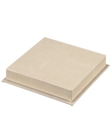 Top it off. This versatile Bento Box topper acts as a lid when you want to protect the contents from dust or stack the boxes or as a tray when you want to sort, order or display all the little details. Top it off. This versatile Bento Box topper acts as a lid when you want to protect the contents from dust or stack the boxes or as a tray when you want to sort, order or display all the little details.