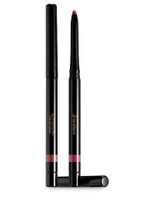 For perfect lip definition, Guerlain designed a retractable lip liner, available in 7 shades to match every lipstick. A soft, thin and precise line that defines and corrects the lip outline for a perfect finish and long-lasting hold. 