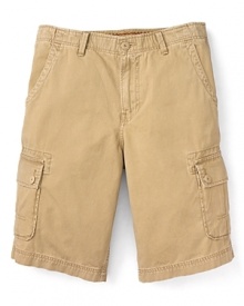 Rendered in cotton with a bit of added stretch, these solid cargo shorts give you an everyday look for warm weather days. Rendered in cotton with a bit of added stretch, these solid cargo shorts give you an everyday look for warm weather days.