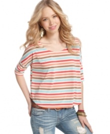 Score the perfect day look with this crop top from American Rag – a comfy pick for colorful style! Score the perfect day look with this crop top from American Rag – a comfy pick for colorful style!