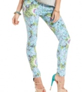 Trend alert: rock the season's printed denim like no other in a pair of five-pocket skinny jeans from GUESS? that's all about lush hues and floral intensity!