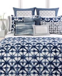 These Vera Wang standard pillowcases add understated elegance to your bedroom with intricate mosaic embroidery. These Vera Wang standard pillowcases add understated elegance to your bedroom with intricate mosaic embroidery.