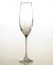 Start your celebration right with the classic elegance of these champagne flutes. In expertly crafted Polish glass, The Cellar Premium Krosno glassware elevates your table with chic simplicity. This set of toasting flutes is dishwasher safe and holds 6 oz.