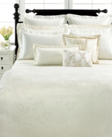 A natural beauty! This Martha Stewart Collection Matin bedskirt exudes understated elegance with a muted floral pattern and sophisticated pleats. A natural beauty! This Martha Stewart Collection Matin bedskirt exudes understated elegance with a muted floral pattern and sophisticated pleats.