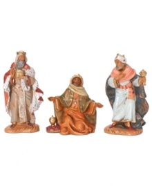 A must-have addition to your Nativity set up, the intricately crafted Three Wise Men figurines kneel and present their gifts of gold, frankincense and myrrh to the newborn babe. A must-have addition to your Nativity set up, the intricately crafted Three Wise Men figurines kneel and present their gifts of gold, frankincense and myrrh to the newborn babe.