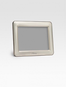 A picture-perfect tabletop design from Barcelona's famed silversmiths, crafted with heirloom detail and rounded corners in gleaming sterling silver. Accommodates a 4 X 6 photograph Made in Spain 