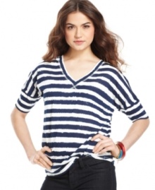 Tommy Girl paints a relaxed fit top in imperfect stripes -- and creates the perfect style for super chill days! Tommy Girl paints a relaxed fit top in imperfect stripes -- and creates the perfect style for super chill days!