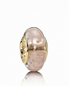 Artsy spirals adorn this glossy murano glass charm. Logo-engraved 14K gold trim expresses the PANDORA signature.
