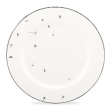 Recall the childhood pastime of wishing on a dandelion with kate spade new york's Dandy Lane collection. Accented with fluffy flowers and floating spores, this plate is sophisticated, unique and full of whimsy.