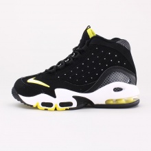 Designed to meet the needs of one of baseball's greatest players, the Nike Air Max Griffey II Boys' Training Shoe is a three-quarter design with a supportive fit and incredible cushioning. Designed to meet the needs of one of baseball's greatest players, the Nike Air Max Griffey II Boys' Training Shoe is a three-quarter design with a supportive fit and incredible cushioning.